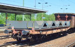 Drehgestell-Flachwagen mit Lademulden für Coils der DB, mit der 31 TEN-GE 80 D-DB 4838 748-0 Sahlmmps-t 721.