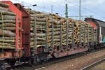 Drehgestell-Flachwagen für den Holztransport der DB mit der Nr.