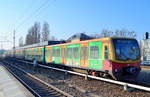 S-Bahn Viertelzug 481 404-2/482 404-1 mit USE Werbefolie als Linie S41 Ringbahn am 13.02.17 Ausfahrt Bf.