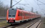 Möglicherweise zur Inspektion unterwegs Richtung Bombardier-Werk Hennigsdorf, eine Kolonne von vier Regio-Swinger Triebzügen der DB Regio vorneweg 612 618 und an letzter Stelle 612 054 am 21.01.15 gesichtet in Berlin-Hohenschönhausen.