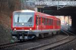 Aufschrift RE Berlin Gesundbrunnen, ein Triebzuggespann mit 628 657 + 628 ? Richtung Berlin Lichtenberg an der Stra�enunterf�hrung Berlin Sch�nhauser Allee, 22.02.11 