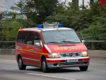 Ein ELW der Berliner Feuerwehr vom Typ MB Viano 2.2 Cdi, 06.10.09 Berliner Stadtautobahn H�he Spandauer Damm Br�cke.