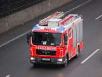 Ein LHF 20/12 der Berliner Feuerwehr, 13.01.11 Berliner Stadtautobahn H�he Knobelsdorffstr.