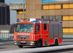LHF 20/12 (MAN TGL 12.240) der Berliner Feuerwehr, 06.02.12 Berlin-Putlitzbr�cke.
