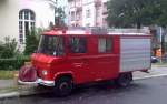Ein �lteres ehemaliges MB 508 D Feuerwehrfahrzeug (einst Freiwilige Feuerwehr OSTENDORF) jetzt im Privatbesitz, 30.08.12 Berlin-Pankow.