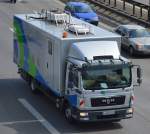 Ein MAN TGL/TGM? mit Kastenaufbau der Berliner Wasserbetriebe (Kanalsanierung) am 01.09.15 Berliner Stadtautobahn H�he Sachsendamm.