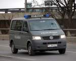 VW Transporter T5 der Feldj�ger der Bundeswehr, 17.02.09 Berliner Stadtautobahn H�he Spandauer Damm Br�cke.