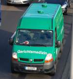 Dieser Renault Transporter transportiert nichts Gutes, ein Transportfahrzeug der Gerichtsmedizin aus Berlin, 09.10.09 Berliner Stadtautobahn h�he Knobelsdorffstr.