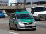 VW Touran Facelift TDI Streifenwagen der Berliner Polizei, 01.04.09 Berliner Stadtautobahn H�he Spandauer Damm Br�cke.