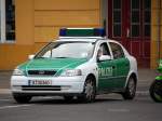 Ein Opel Astra G der Berliner Polizei sperrt eine Stra�e ab, 01.05.10 Berlin-Pankow.