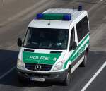 MB Sprinter Gruppenkraftwagen f�r die Alarmhunderschaften der verschiedenen Abschnitte der Berliner Polizei, 24.04.09 Berliner Stadtautobahn H�he Knobelsdorffstr.
