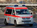 VW Krankentransportfahrzeug des DRK Berlin, 17.11.08 Berliner Stadtautobahn H�he Knobelsdorffstr.