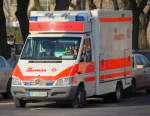 RTW (MB mit Kastenmodul) der Johanniter Unfallhilfe aus Berlin, 03.04.09 Berlin-Knobelsdorffstr.
