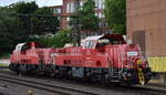 DB Cargo AG, Mainz [D] mit ihren Voith Gravita 10 BB  261 077-2  (NVR:  92 80 1261 077-2 D-DB 9 +  261 021-0  (NVR:  92 80 1261 021-0 D-DB ) Richtung Maschen am 27.05.25 Höhe Bahnhof