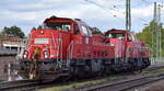 DB Cargo AG, Mainz mit den beiden Voith Gravita 10 BB Lok  261 100-2  (NVR:  92 80 1261 100-2 D-DB ) +  261 022-8  (NVR:  92 80 1261 022-8 D-DB ) am 18.09.25 Höhe Bahnhof Magdeburg-Neustadt.