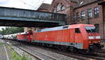 DB Cargo AG, Mainz [D] mit der Doppeltraktion  152 086-5  [NVR-Nummer: 91 80 6152 086-5 D-DB] +  152 088-1  [NVR-Nummer: 91 80 6152 088-1 D-DB] und einem Staubgutzug Richtung Hamburger Hafen am