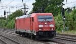 DB Cargo AG, Mainz [D] mit ihrer  185 379-5  [NVR-Nummer: 91 80 6185 379-5 D-DB] am 16.05.25 Höhe Bahnhof Saarmund.