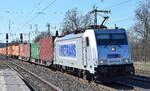 METRANS Rail s.r.o., Praha [CZ] mit ihrer  386 029-3  [NVR-Nummer: 91 54 7386 029-3 CZ-MT] und einem Containerzug am 03.04.25 Höhe Bahnhof Saarmund.