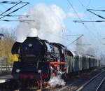 Hier noch mal bei voller Fahrt unter Dampf, die 03 2155-4 mit dem Sonderzug auf der Berliner Rundfahrt auf dem Außenring Durchfahrt Bf. Berlin Hohenschönhausen, 30.10.16