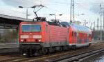143 134-5 mit einem Regiosteuerwagen in eingener Sache unterwegs am 05.02.15 Durchfahrt Bhf. Flughafen Berlin-Schönefeld.