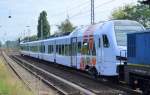 Fabrikneuer fünfteiliger FLIRT (429 608-3) für die DB Regio - RMV - Rhein Main Verkehrsverbund + Saarland bei seinerv Überfünrung durch L&W laok 346 002 am 06.08.14 Berlin-Karow.