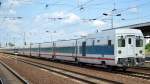 Eine von den in Russland (RZD) georderten Nachtzug Talgo-Garnituren bei der Überführung durch 103 222-6 Railadventure erstmal nach Berlin Warschauer Str. am 16.07.15 Bhf. Flughafen Berlin-Schönefeld.