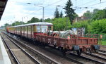 Der ältere S-Bahn Triebzug 475 605-2 wurde am 22.06.16 mit einer hvle 203ér Richtung Erkner überführt, 22.06.16 Berlin-Hirschgarten.