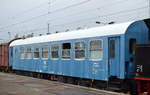 Ein Messbeiwagen der FEW Blankenburg der Traditionsgemeinschaft 50 3708-0 e. V. mit der Nr. DR 67 50 99-68 706-2 Dienst bei der Überfphrung am 25.09.17 Bf. Flughafen Berlin-Schönefeld.