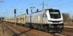 HHPI - Heavy Haul Power International GmbH, Erfurt [D] mit ihrer Eurodual Lok  159 455-5  [NVR-Nummer: 90 80 2159 455-5 D-HHPI] und einem Schüttgutwagenzug (leer) am 17.03.26 Höhe Bahnhof Schönefeld bei Berlin.