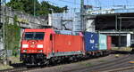 DB Cargo AG, Mainz [D] mit ihrer  185 366-2  [NVR-Nummer: 91 80 6185 366-2 D-DB] verlässt mit einem Containerzug den Hamburger Hafen am 14.05.25 Höhe Bahnhof Hamburg-Harburg.