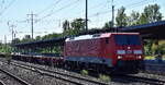 DB Cargo AG, Mainz [D] mit ihrer  189 059-9  [NVR-Nummer: 91 80 6189 059-9 D-DB] und einem fast leeren Containerzug Richtung Frankfurt/Oder am 19.08.25 Höhe Bahnhof Schönefeld.