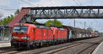 DB Cargo AG, Mainz [D] mit ihren  193 380  [NVR-Nummer: 91 80 6193 380-3 D-DB] und  193 386  [NVR-Nummer: 91 80 6193 386-0 D-DB] + gemischten Güterzug am Haken Richtung Rbf.