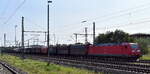 DB Cargo AG, Mainz [D] mit ihrer 185 166-6  [NVR-Nummer: 91 80 6185 166-6 D-DB] und einem gemischten Güterzug am 09.08.25 Höhe Bahnhof Magdeburg Hbf.