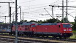 DB Cargo AG, Mainz [D] mit ihrer  185 214-4  [NVR-Nummer: 91 80 6185 214-4 D-DB] und der Ludmilla  232 589-2  (NVR:  92 80 1232 589-2 D-DB ) + gemischtem Güterzug am Haken am 09.08.25 Höhe