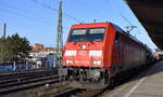 DB Cargo AG, Mainz [D] mit ihrer  185 250-8  [NVR-Nummer: 91 80 6185 250-8 D-DB] und einem gemischten Güterzug am 26.02.26 Durchfahrt Bahnhof Magdeburg-Neustadt.