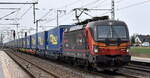 LOKORAIL, a.s., Bratislava [SK] mit der geleasten RSL- Rolling Stock Lease s.r.o. Vectron   383 222-7  [NVR-Nummer: 91 56 6383 222-7 SK-RAILL] und einem KLV-Zug am 24.03.26 Höhe Bahnhof Rodleben. Viele Grüße an den Tf.!!!
