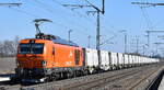 ArcelorMittal Eisenhüttenstadt Transport GmbH, Eisenhüttenstadt [D] mit ihrer Vectron Dual Lok  248 043  [NVR-Nummer: 90 80 2248 043-2 D-EKO] und einem innofreigt-Systemzug für