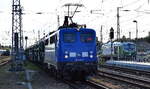 Eisenbahnbau- und Betriebsgesellschaft Pressnitztalbahn mbH, Jöhstadt (PRESS) mit ihrer  140 046-0  (NVR:  91 80 6140 837-6 D-PRESS ) und einem PKW-Transportzug (fabrikneue VW-Modelle) am Abend