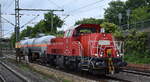 DB Cargo AG, Mainz [D] mit ihrer Voith Gravita 10 BB  261 037-6  (NVR:  92 80 1261 037-6 D-DB 9 und zwei Druckgaskesselwagen (für Chlorgas) am 27.05.25 Höhe Bahnhof Hamburg-Harburg.