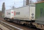 Taschenwagen-Doppeleinheit mit zwei DB SCHENKER LKW-Auflieger, 04.04.11 Berlin-Karow.