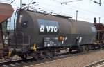 Auch ein interessnter Kesselwagentyp den man nicht sehr h�ufig sieht vom Einsteller VTG AG in Hamburg mit der Nr.