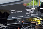 Frisch aus der Produktionshalle, so einen derartig neuen Knickkesselwagen sieht man selten frisch im Einsatz, dieser hier vom Einsteller ATIR RAIL mit niederländischer Registrierung trägt am