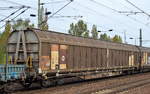 Österreichischer vierachsiger, großräumiger Schiebewandwagen der Rail Cargo Austria/ÖBB mit der Nr. 31 RIV 81 A-RCW 289 1 069-8 Habbiillnss am 23.09.17 Bf. Flughafen Berlin-Schönefeld. 