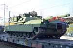 Ein M1 Abrams Kampfpanzer der US Army am 31.10.15 Flughafen Berlin-Schönefeld.