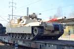 Ein M1 Abrams Kampfpanzer der US Army am 31.10.15 Flughafen Berlin-Schönefeld.
