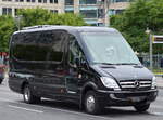 MB Sprinter Kombi Kleinbus mit verdunkelten Scheiben (VIP-Transport) am 13.07.16 Berlin-Mitte.