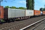 Spezilacontainer der Fa.? und ein Container vom Niederl�nder NIJHOF WASSINK und dahinter noch typisch oranger Container der deutschen Reederei (Logistiker) Hapag Lloyd am 07.06.14
