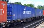 Blauer UNIFEEDER Container vom europaweit agierenden d�nischen Containerzubringerunternehmen Unifeeder A/S am 30.06.15 Berlin-Hirschgarten
