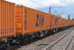 Die orangen 40’ Standard-Container des ZIH Eastbound Europe-China Railway Express aus Zhengzhou am 09.05.17 Bf.