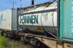 RINNEN Kesselcontainer (UN-Nr.90/3082 = Umweltgefährdender, flüssiger Stoff) am 18.07.15 Bhf.